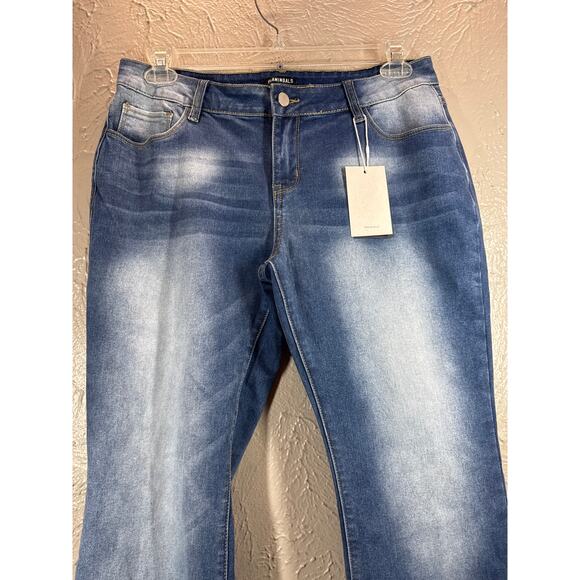 Flamingals Jeans Curvy Fit Wide Leg Mid Rise Medium Wash Womens Size XL NWT - Picture 2 of 5